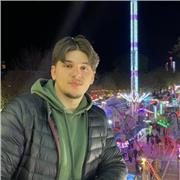 Étudiant dynamique et motivé, je suis prêt à partager mon savoir